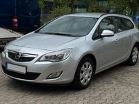Usata Opel Astra 95 CV (69 kW) 2012 Argento Station wagon