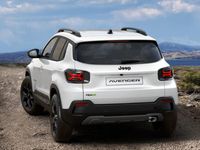 Neu Jeep Avenger North 145 PS (106 kW) 2025 Snow white SUV