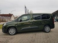 Neu Fiat Doblò 131 PS (96 kW) 2025 Grün Van / Kleinbus