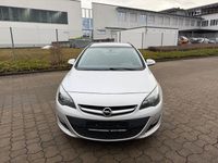 Gebraucht Opel Astra Edition 140 PS (102 kW) 2013 Silber Kombi