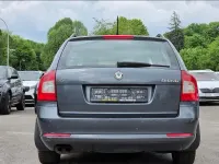 Gebraucht Skoda Octavia Elegance 122 PS (89 kW) 2011 Grau Kombi