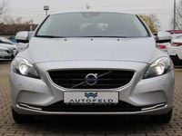 Gebraucht Volvo V40 You! 120 PS (88 kW) 2015 Silber Limousine