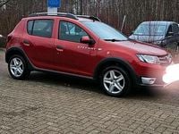 Gebraucht Dacia Sandero 90 PS (66 kW) 2014 Rot Limousine