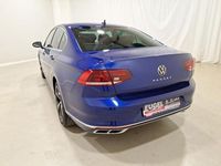 Gebraucht VW Passat R-line 200 PS (147 kW) 2021 Lapiz blue metallic Limousine