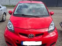 Gebraucht Toyota Aygo 68 PS (50 kW) 2010 Rot Kleinwagen