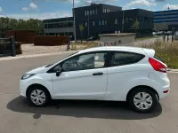 Gebraucht Ford Fiesta 59 PS (43 kW) 2012 Weiß Kleinwagen