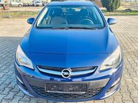 Gebraucht Opel Astra Selection 116 PS (85 kW) 2014 Blau Limousine