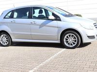Gebraucht Mercedes B180 116 PS (85 kW) 2011 Silber Van / Kleinbus