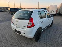 Gebraucht Dacia Sandero 75 PS (55 kW) 2010 Weiß Kleinwagen