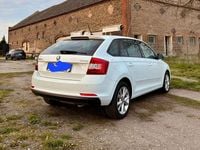 Gebraucht Skoda Rapid Joy 90 PS (66 kW) 2016 Weiß Kleinwagen
