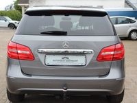 Gebraucht Mercedes B180 109 PS (80 kW) 2016 Grau Van / Kleinbus