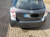 Gebraucht Toyota Verso 126 PS (92 kW) 2011 Grau Van / Kleinbus