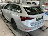 Gebraucht Skoda Octavia First Edition 150 PS (110 kW) 2021 Stribrna brilliant/ brilliants Kombi