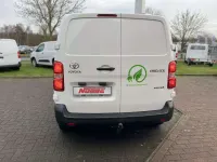 Gebraucht Toyota Proace Comfort 100 kW (136 PS) 2021 Schaumweiß Van / Kleinbus