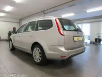 Gebraucht Ford Focus Titanium 116 PS (85 kW) 2010 Polarsilber metallic Kombi