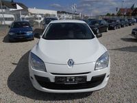 Gebraucht Renault Mégane 101 PS (74 kW) 2011 Weiß Limousine