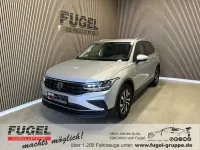 Używany VW Tiguan Active 150 KM (110 kW) 2021 Srebrny SUV