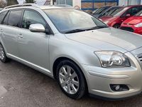 Gebraucht Toyota Avensis Team 129 PS (94 kW) 2009 Silber Kombi