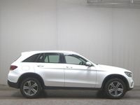 Gebraucht Mercedes GLC300 AMG line 245 PS (180 kW) 2022 Weiss SUV