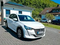Gebraucht Peugeot e-208 Active 100 kW (136 PS) 2021 Weiß Kleinwagen