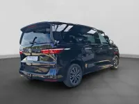 Gebraucht VW Multivan Basis 150 PS (110 kW) 2023 Schwarz Van / Kleinbus