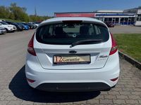 Usata Ford Fiesta Trend 82 CV (60 kW) 2012 Bianco Utilitaria