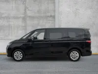 Gebraucht VW T7 Life 150 PS (110 kW) 2025 Deep black perleffekt Van