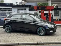 Gebraucht Hyundai i20 Style 101 PS (74 kW) 2017 Schwarzuni Limousine