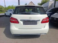Gebraucht Mercedes B180 109 PS (80 kW) 2015 Weiß Van / Kleinbus