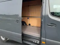 Gebraucht Mercedes E-Sprinter 100 kW (136 PS) 2025 Grau Van