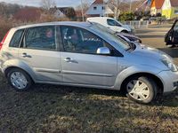 Gebraucht Ford Fiesta Ambiente 68 PS (50 kW) 2008 Silber Kleinwagen