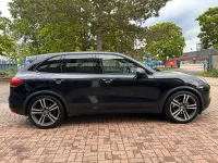 Gebraucht Porsche Cayenne 300 PS (220 kW) 2011 Schwarz SUV
