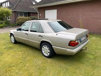 Gebraucht Mercedes E230 132 PS (97 kW) 1992 Braun Limousine