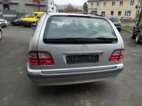 Gebraucht Mercedes E220 143 PS (105 kW) 2001 Silber Kombi