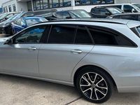 Gebraucht Mercedes E220 200 PS (147 kW) 2022 Silber Limousine