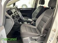 Gebraucht VW Touran Active 122 PS (89 kW) 2023 Weiß Van / Kleinbus
