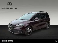 Gebraucht Mercedes T180 Progressive 116 PS (85 kW) 2024 Rot Van / Kleinbus
