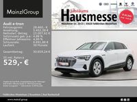 Gebraucht Audi e-tron Ambiente 230 kW (313 PS) 2022 Gletscherweiß metallic (metallic) SUV