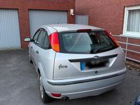 Gebraucht Ford Focus 100 PS (73 kW) 2003 Grau Kleinwagen