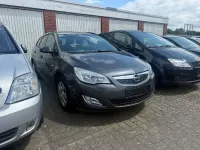 Gebraucht Opel Astra Design Edition 101 PS (74 kW) 2011 Grau Kombi