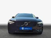 Gebraucht Volvo V60 Plus 197 PS (144 kW) 2025 Onyx black / metallic Kombi