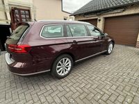 Gebraucht VW Passat Highline 179 PS (131 kW) 2017 Rot Kombi