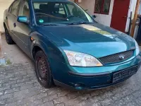 Gebraucht Ford Mondeo 110 PS (80 kW) 2001 Grün Limousine