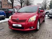 Gebraucht Toyota Verso Travel 147 PS (108 kW) 2012 Rot Van / Kleinbus