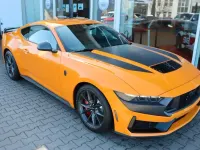 Neu Ford Mustang Dark Horse 454 PS (333 kW) 2026 Orange fury metallic Coupé