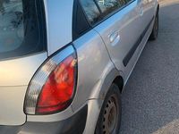 Gebraucht Kia Rio 97 PS (71 kW) 2006 Silber Limousine