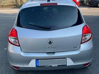 Gebraucht Renault Clio IV Night&Day 106 PS (77 kW) 2012 Grau Limousine