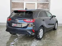 Usado Kia Ceed 136 CV (100 kW) 2021 Negro Utilitario