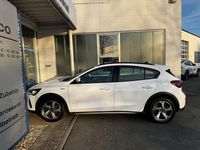 Gebraucht Ford Focus Active 125 PS (91 kW) 2023 Frostweiß (weiss) Limousine