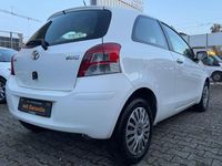 Gebraucht Toyota Yaris Cool 69 PS (50 kW) 2011 Weiß Kleinwagen